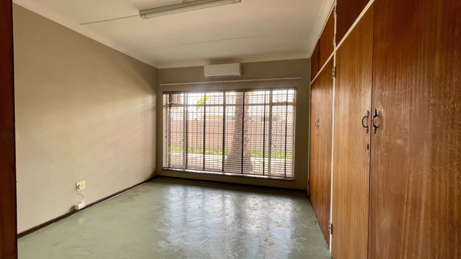 4 Bedroom Property for Sale in Flimieda North West